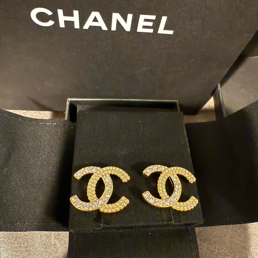 CHANEL Gold Earrings Iconic CC Design